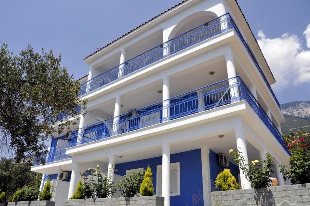 Folies Apartment Lourdata  Exterior photo